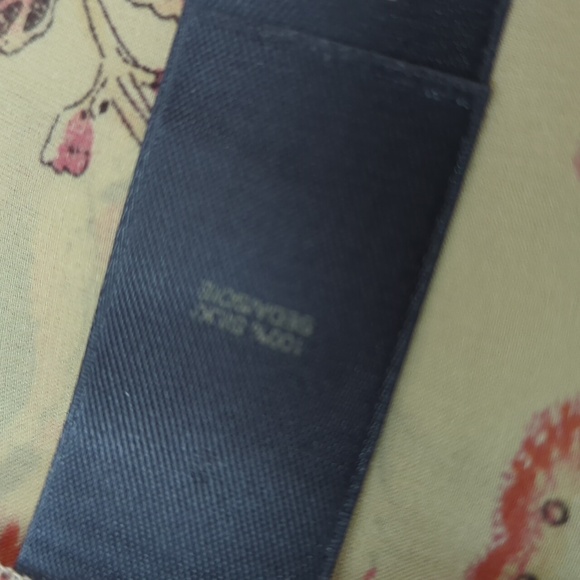 Long sleeve silk blouse size 14 Pettit - Picture 6 of 6